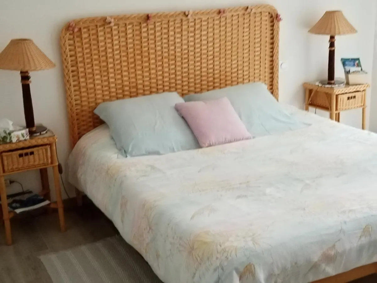 Sejour Entre Nature Verdoyante Et Son Dolment Cournon Homestay
