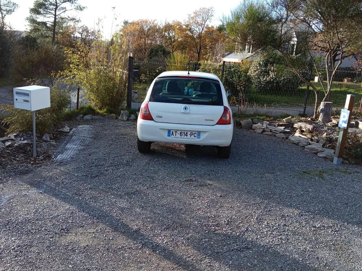 Homestay Sejour Entre Nature Verdoyante Et Son Dolment Cournon France