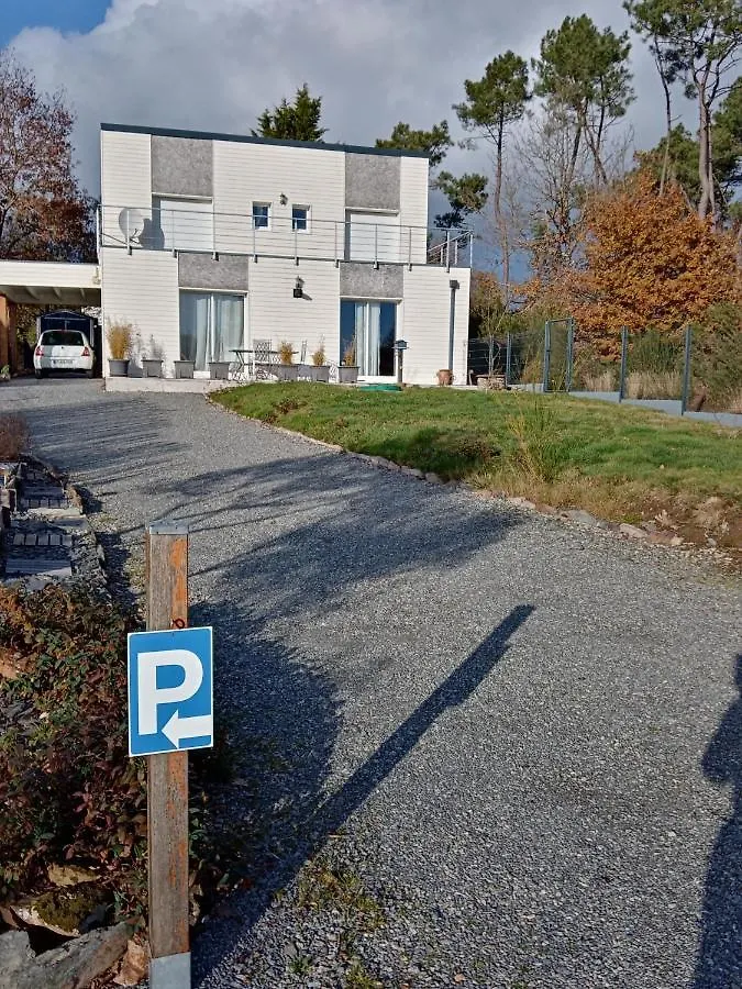 Sejour Entre Nature Verdoyante Et Son Dolment Cournon Homestay
