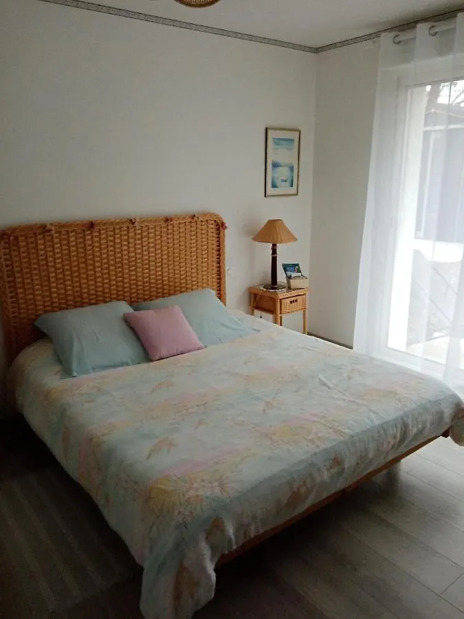 Homestay Sejour Entre Nature Verdoyante Et Son Dolment Cournon France