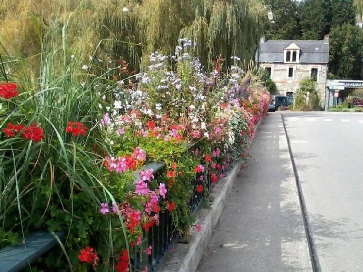 Homestay Sejour Entre Nature Verdoyante Et Son Dolment Cournon