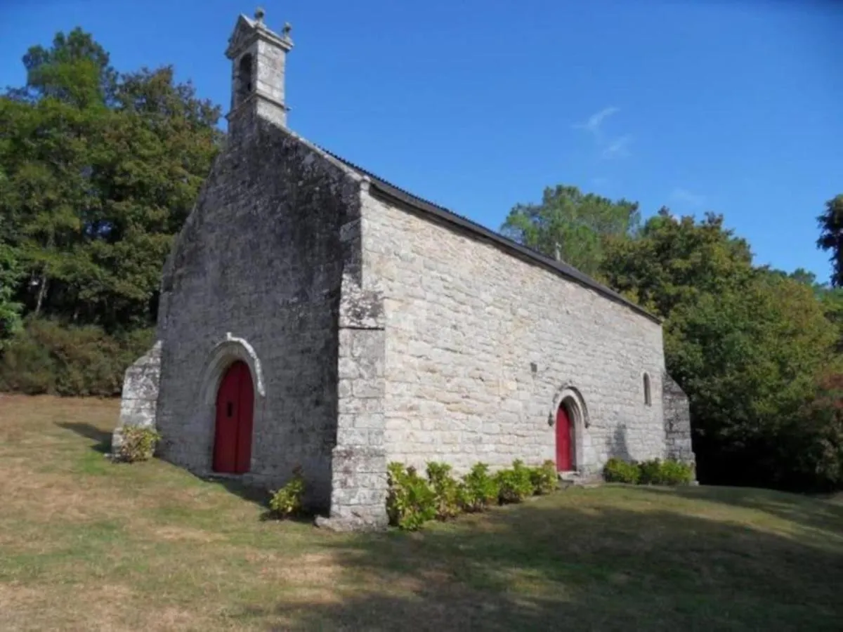 Sejour Entre Nature Verdoyante Et Son Dolment Cournon Homestay