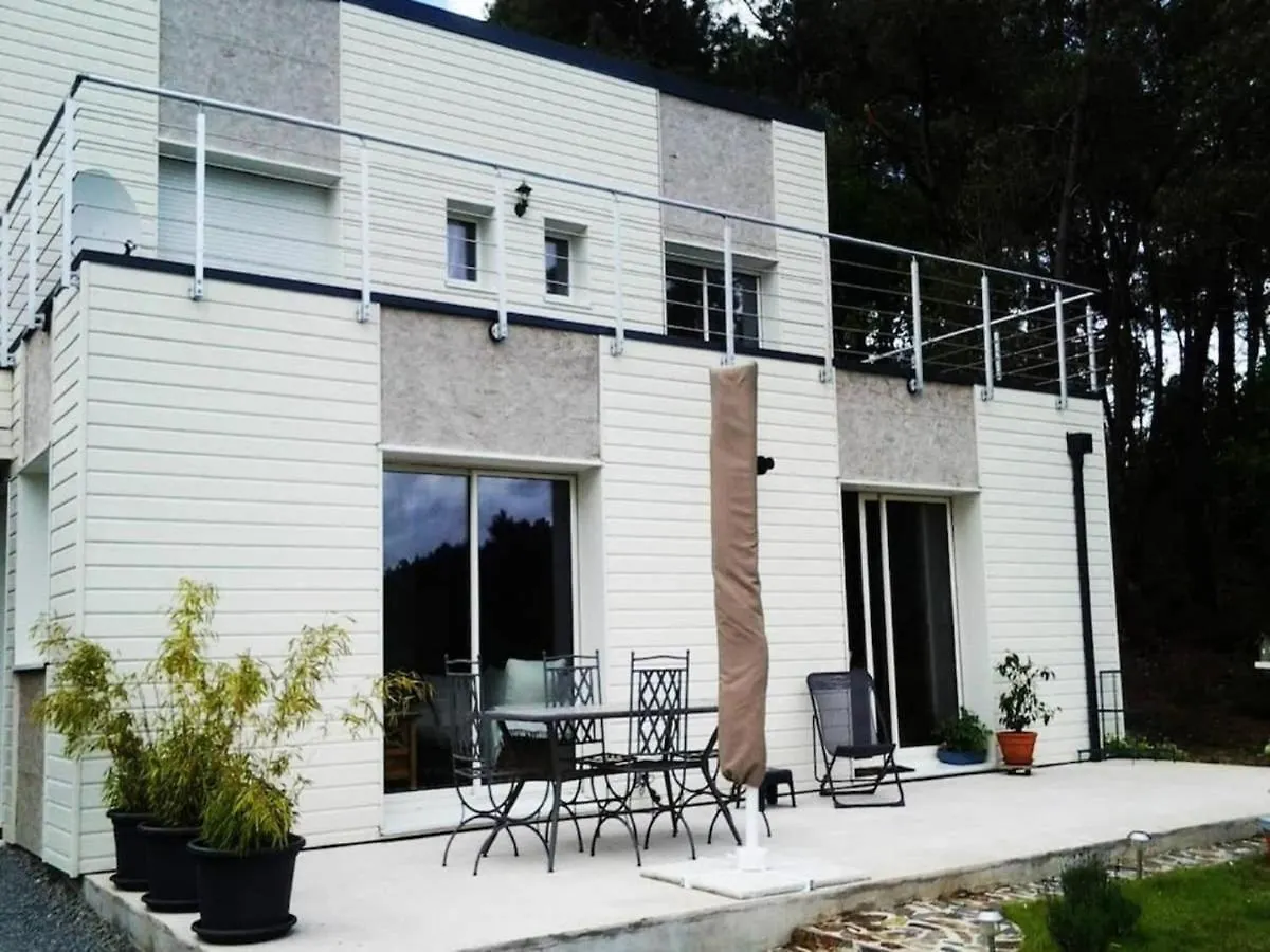 Homestay Sejour Entre Nature Verdoyante Et Son Dolment Cournon